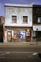 Boutique vide, Kensal Green, 1995